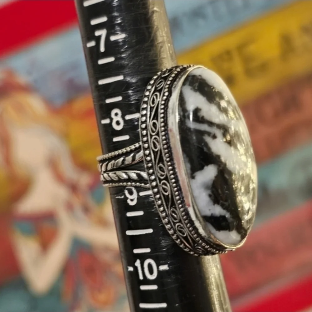 White Buffalo Turquoise Ring represents innocence, purity, and strength - Picture 4 of 6